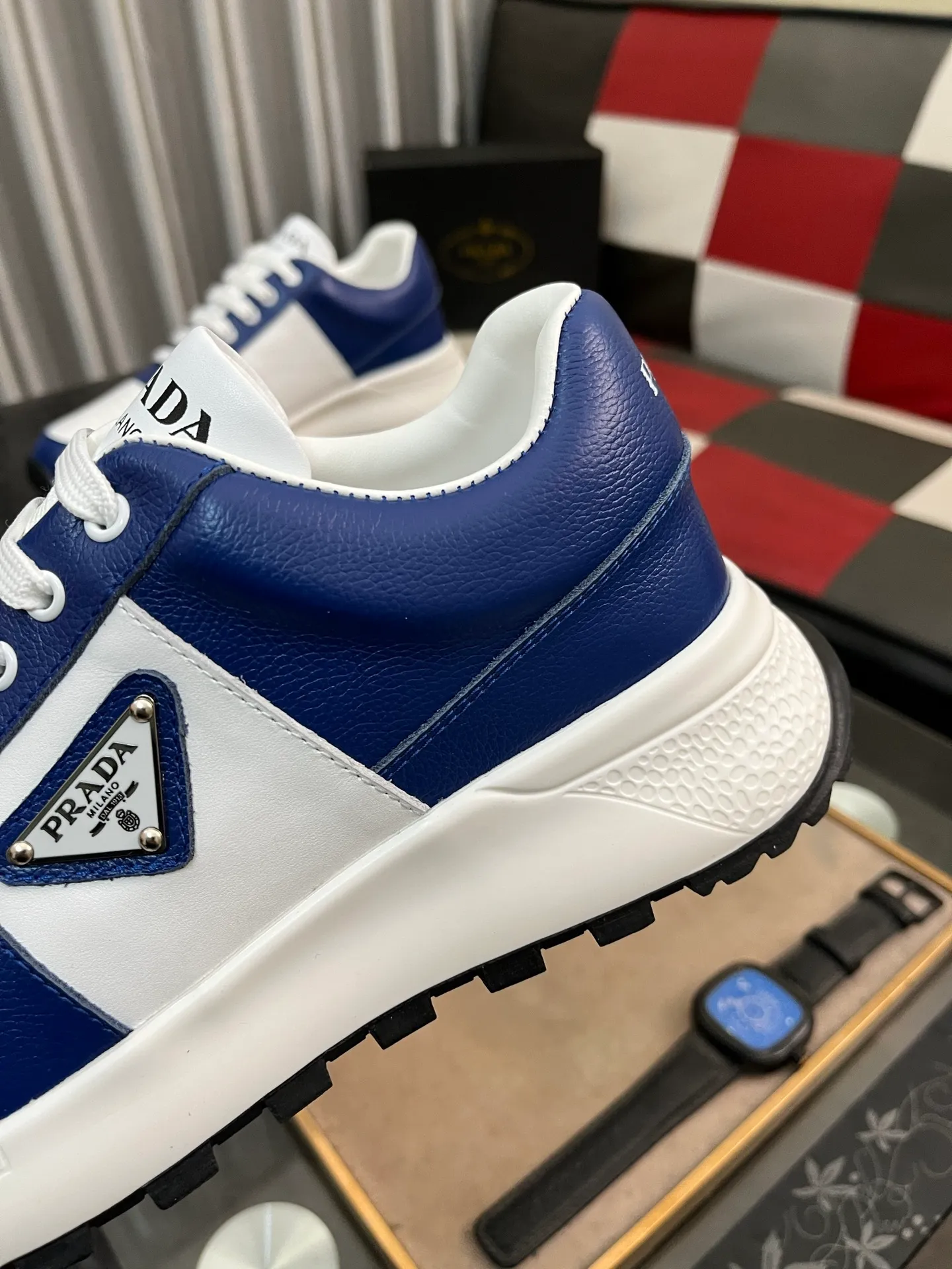 Men's shoes 💰440⌚️⌚️ PRADA [Prada] popular men's shoes, casual shoes and sports shoes! High-end quality 🍀 The upper is made of imported original cowhide 💥 cowhide lining; the original molded outsole. The style is correct and elegant, comfortable and versatile💪 Three quality guarantees. Size: 38-44, 3️⃣colors available.
